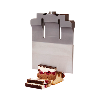 超音波の刃でケーキを切っている